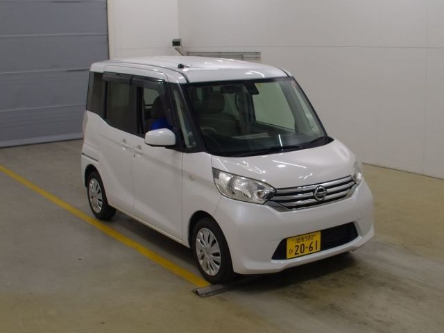 3071 NISSAN DAYZ ROOX B21A 2015 г. (NAA Tokyo)